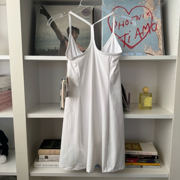 NWT VUORI White One Shot Tennis Dress - Picture 6 of 10